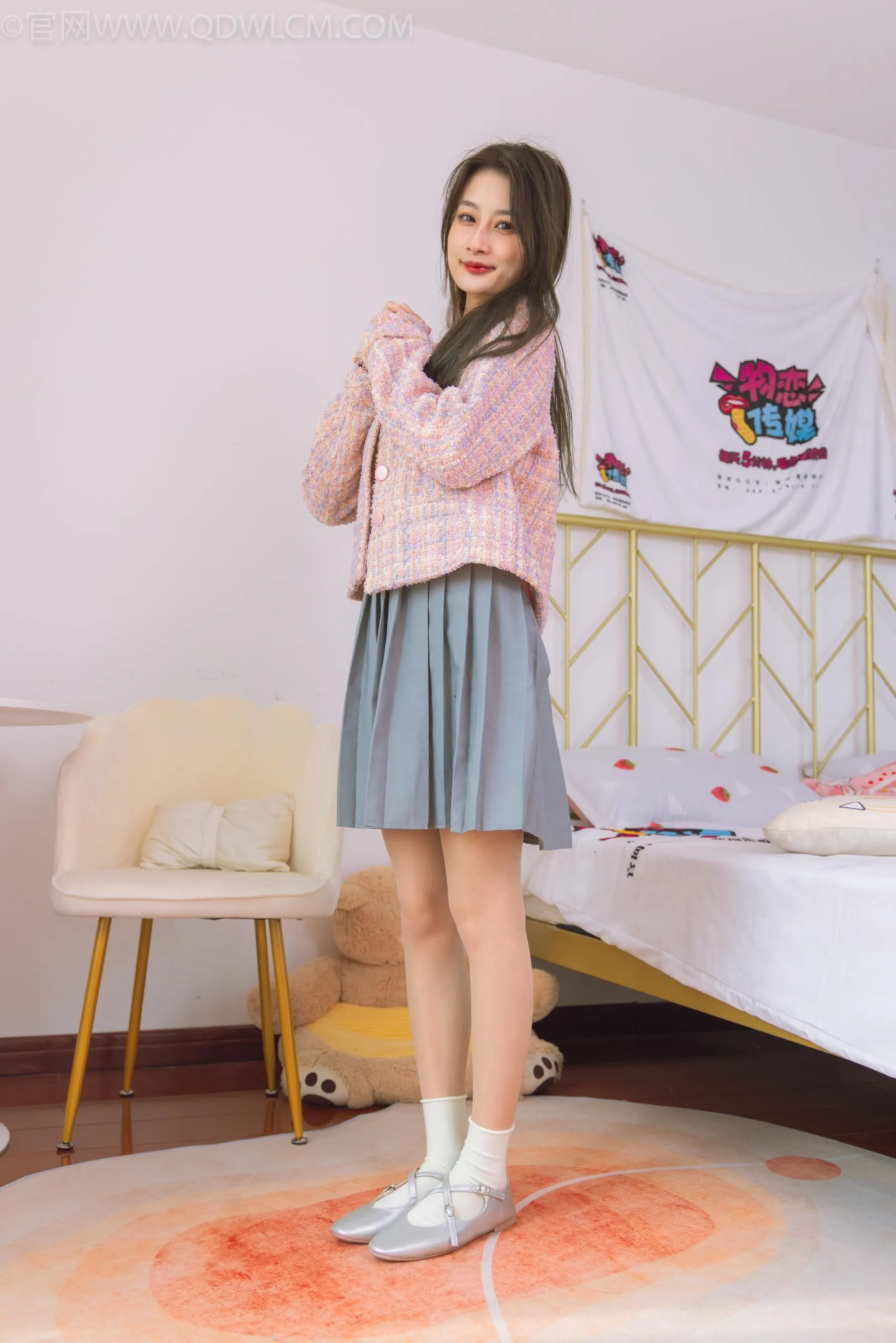 物恋传媒 NO.1522 卿卿-红色情怀 [151P]插图